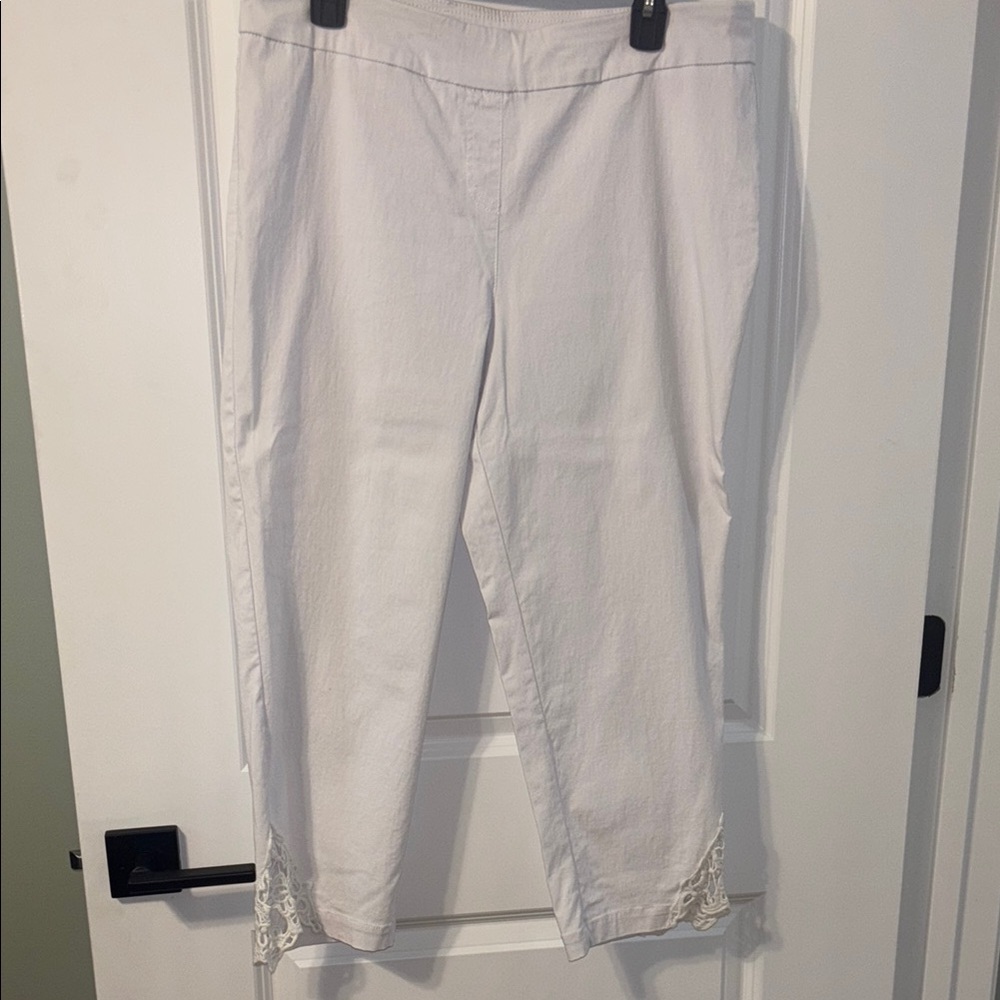 White Cropped Pants with Lace Detail